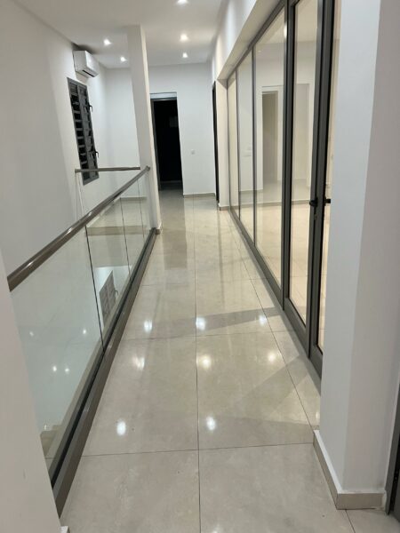 Location d'un triplex de 10 pièces sur M'badon