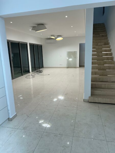 Location d'un triplex de 10 pièces sur M'badon