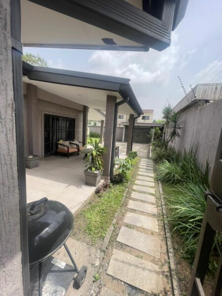 Location d'une villa basse de 4 pièces sur deux plateaux