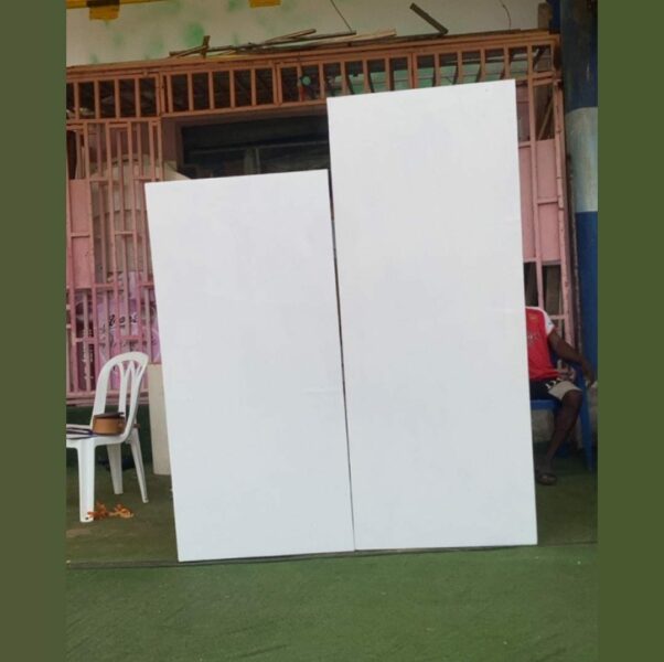 Location de panneaux de bienvenue