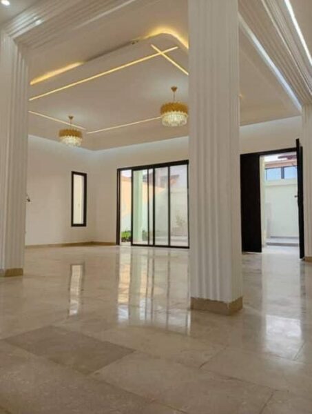 Location d'une Villa duplex de 7 pièces sur Angré