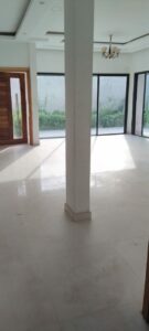 Location d'une Villa Triplex de 8 pièces sur Attoban