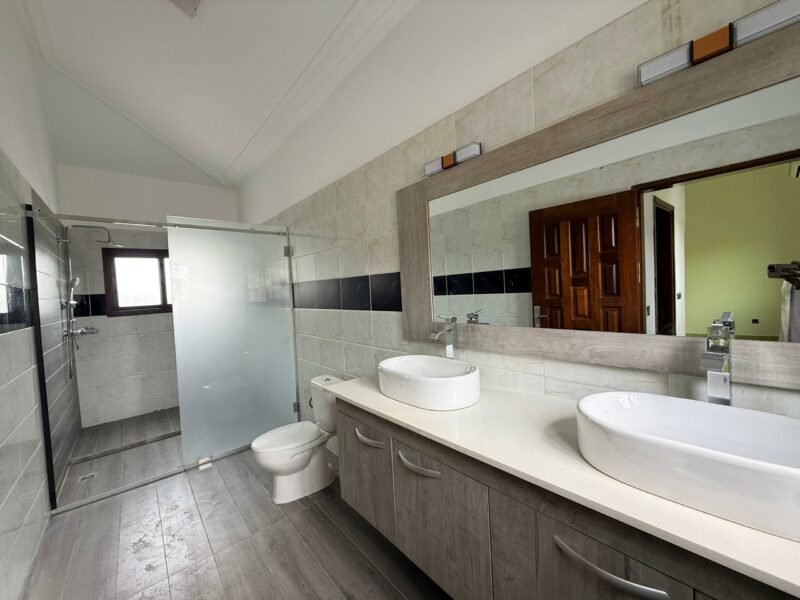 Location de Villa 6 pièces pour Cocody Golf