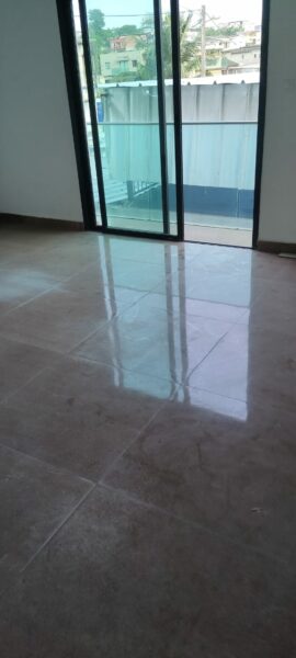 Location d'une Villa Triplex de 8 pièces sur Attoban