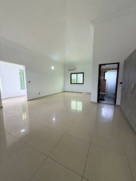 Location de Villa 6 pièces pour Cocody Golf