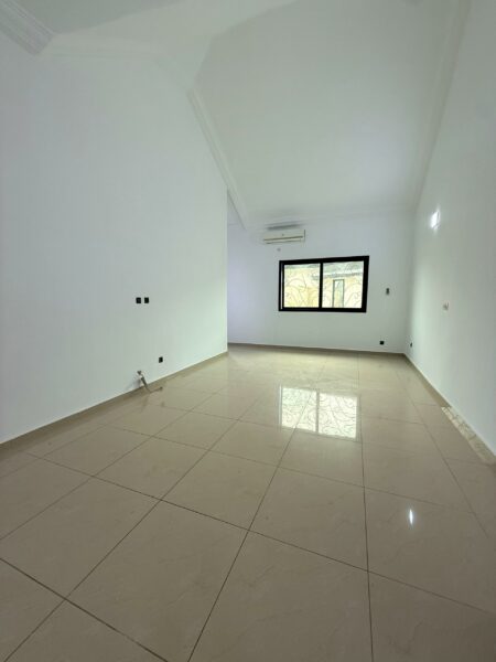 Location de Villa 6 pièces pour Cocody Golf