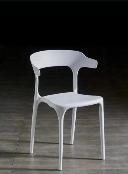 Location de chaise blanche pour vos évènements