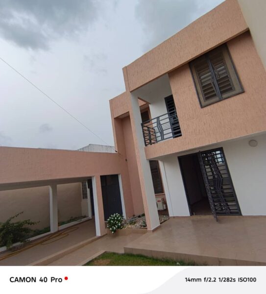 Location d'une Villa duplex 5 pièces sur Riviera 3