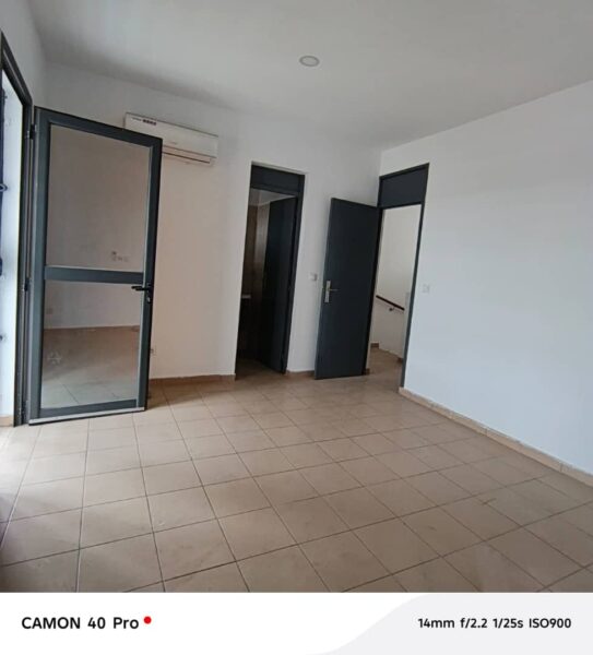 Location d'une Villa duplex 5 pièces sur Riviera 3