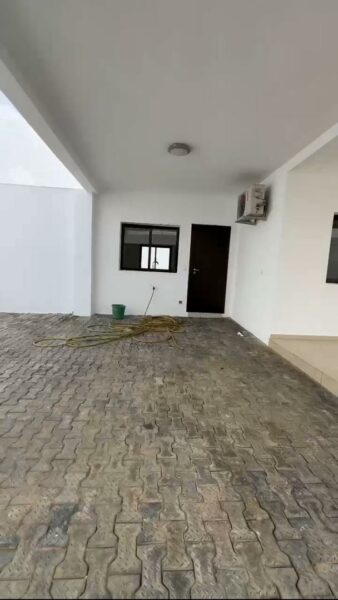 Location d'une Villa Duplex de 6 pièces sur Angré Gestoci