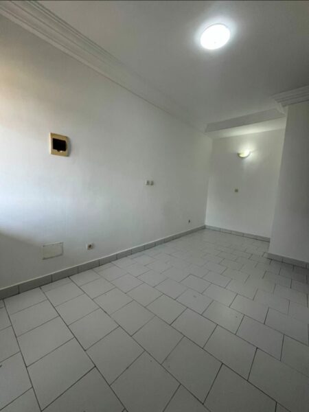 Location de studio sur Angré