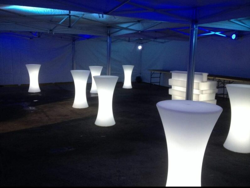 Location d'un mange débout lumineux