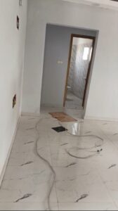 Location d'un appartement de 3 pièces sur Yopougon Toit Rouge