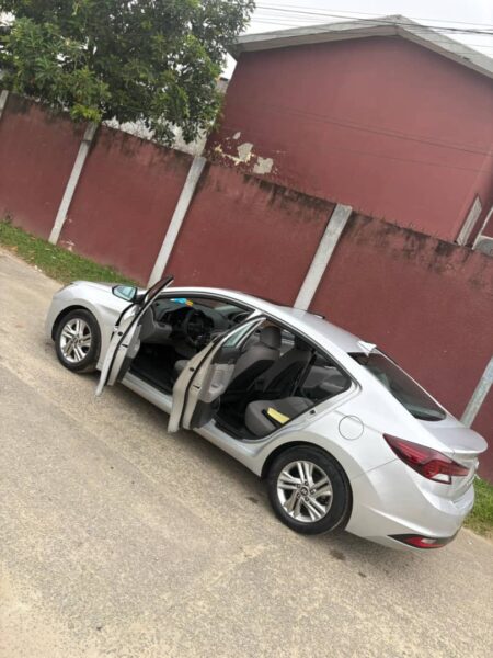 Location de Hyundai Elantra Z020 Full Option