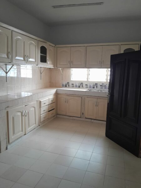 Location d'une Villa Duplex de 6 pièces sur Deux plateaux