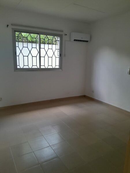 Location d'une Villa Duplex de 6 pièces sur Deux plateaux