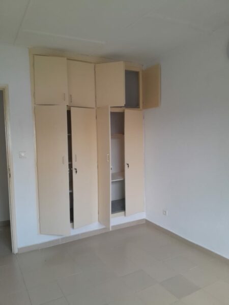 Location d'une Villa Duplex de 6 pièces sur Deux plateaux