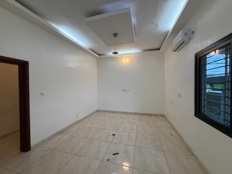 Location d'une Villa de 6 pièces sur Cocody Faya