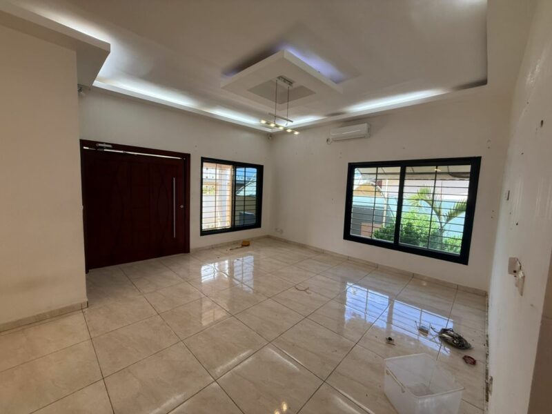 Location d'une Villa de 6 pièces sur Cocody Faya