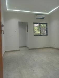 Location d'une Villa Duplex de 8 pièces sur Cocody Riviera