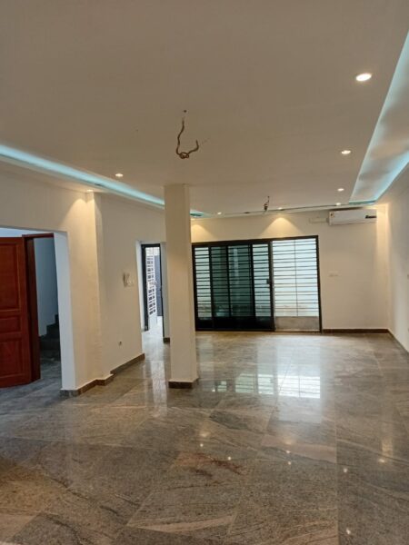 Location d'une Villa Duplex de 8 pièces sur Cocody Riviera