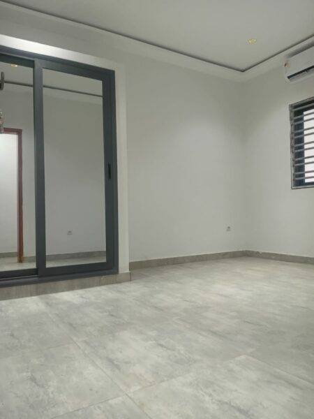 Location d'une Villa Duplex de 8 pièces sur Cocody Riviera