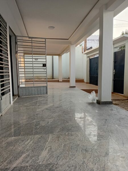 Location d'une Villa Duplex de 8 pièces sur Cocody Riviera