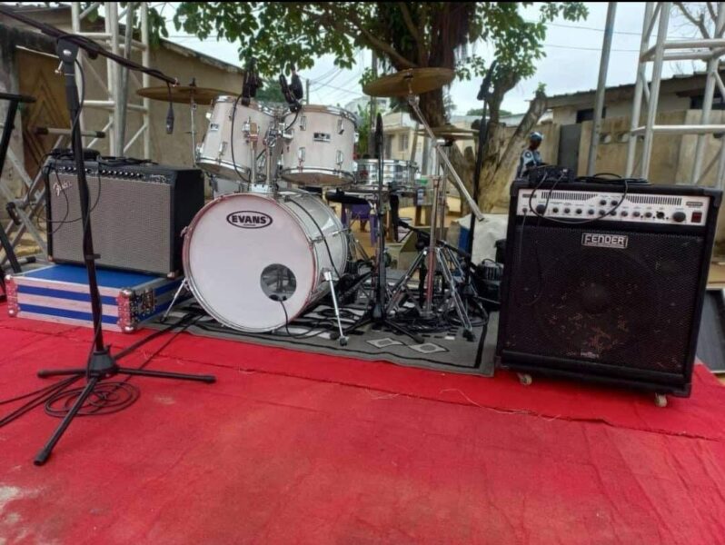 Instrument de batterie pour évènements