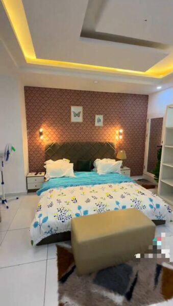 Location d'une résidence meublée de deux pièces sur Abata