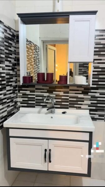 Location d'une résidence meublée de deux pièces sur Abata