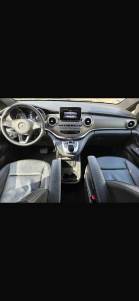Location de Mercedes Viano 6 places