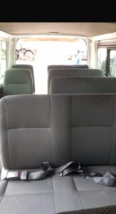 Location d'un Van Toyota de 15 places