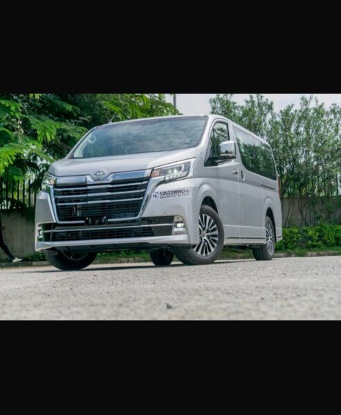 Location de Viano Toyota GRANVIA Vip