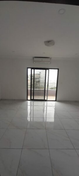 Location d'un appartement de 4 pièces sur Riviera 4