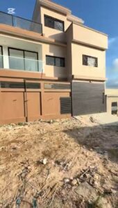 Location d'un Duplex de 7 pièces sur Bingerville M'batto