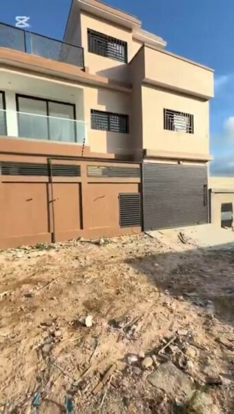 Location d'un Duplex de 7 pièces sur Bingerville M'batto