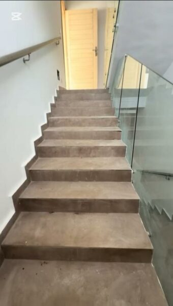 Location d'un Duplex de 7 pièces sur Bingerville M'batto