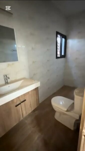 Location d'un Duplex de 7 pièces sur Bingerville M'batto