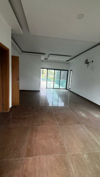 Location de Villa triplex de 8 pièces sur Attoban