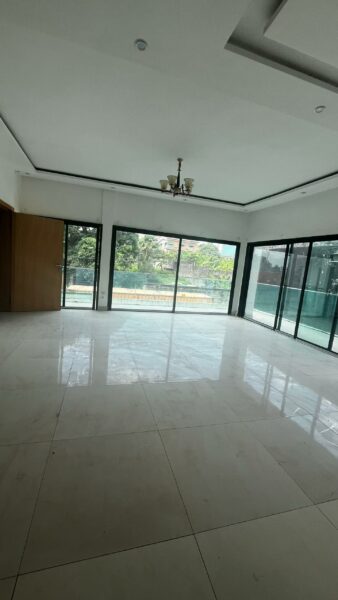 Location de Villa triplex de 8 pièces sur Attoban