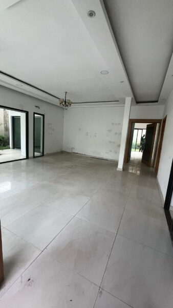 Location de Villa triplex de 8 pièces sur Attoban