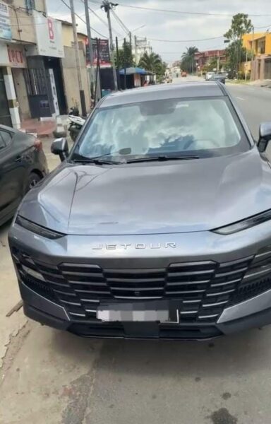 Location de SUV Jetour gris