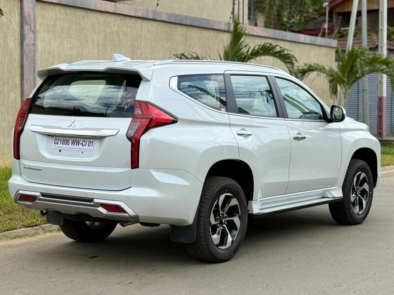 Location de Mitsubishi Montero sport