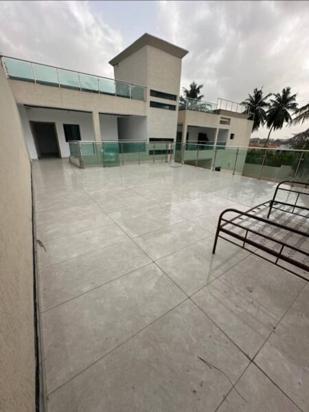 Location d'une Villa duplex haut standing de 15 pièces sur Deux plateaux Vallon