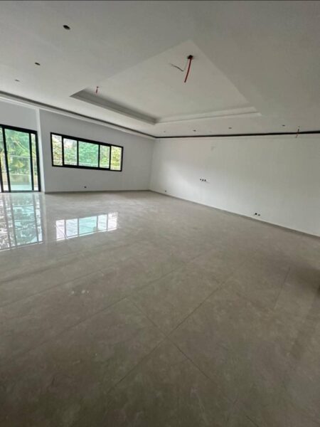 Location d'une Villa duplex haut standing de 15 pièces sur Deux plateaux Vallon