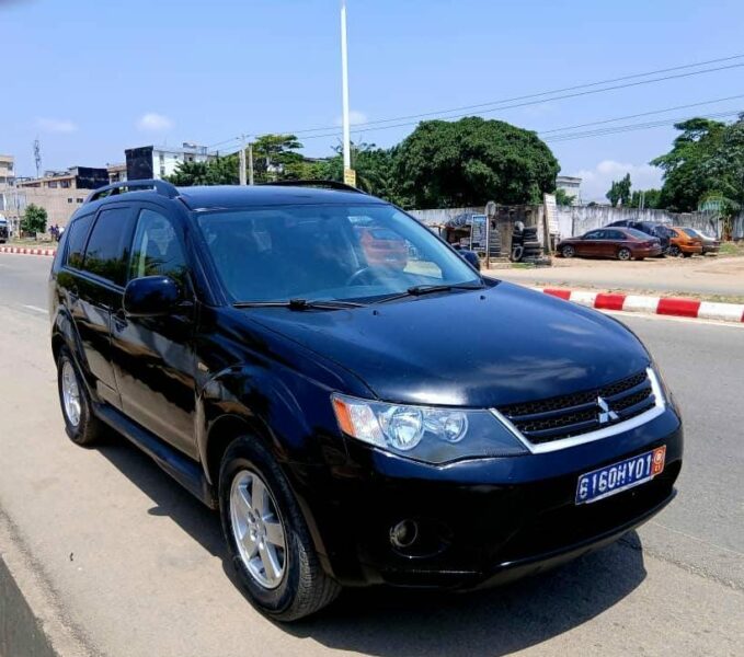 Location de SUV Mitsubishi Outlander 2009
