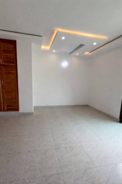 Location d'un appartement de 4 pièces sur Cocody Ephrata