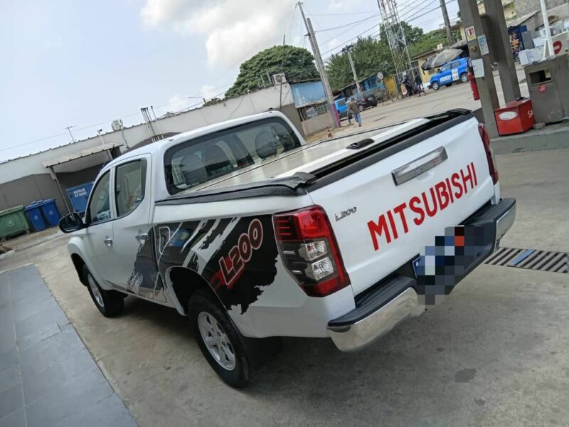 Location de Mitsubishi L200 4X4