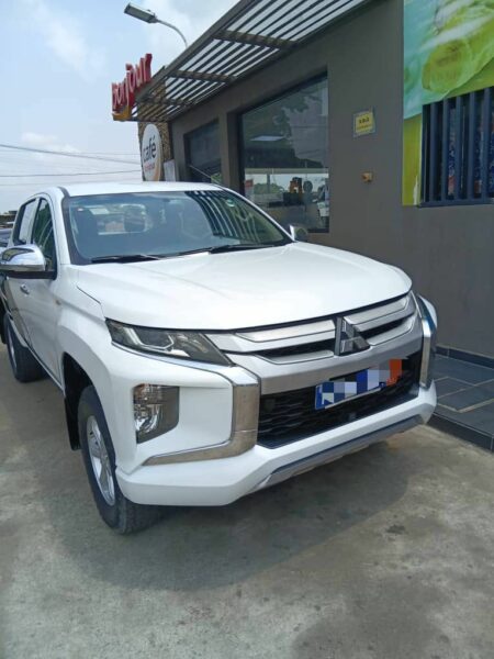 Location de Mitsubishi L200 4X4