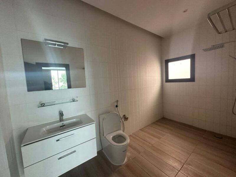 Location d'une Villa duplex de 6 pièces sur Cocody Riviera 3